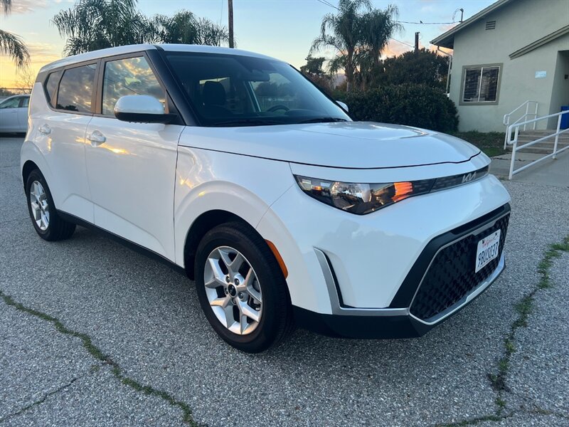 2023 Kia Soul LX   - Photo 1 - Rancho Cucamonga, CA 91730