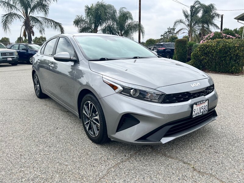 2024 Kia Forte LXS AT's photo