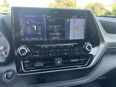 2022 Toyota Highlander Platinum   - Photo 19 - Rancho Cucamonga, CA 91730