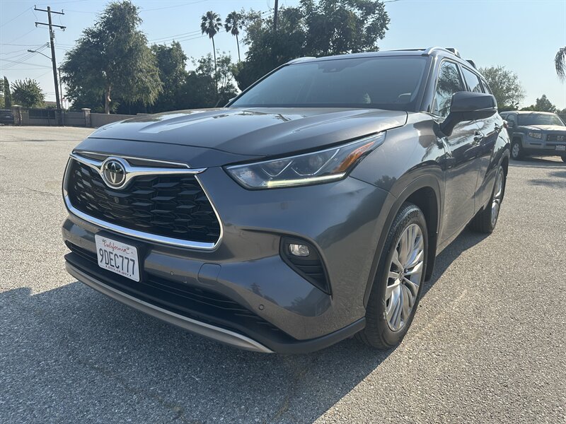 2022 Toyota Highlander Platinum - Photo 1 - Rancho Cucamonga, CA 91730