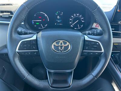 2022 Toyota Sienna XLE 7-Passenger   - Photo 9 - Rancho Cucamonga, CA 91730