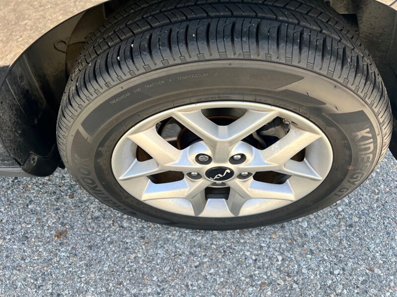 2023 Kia Soul S - Photo 24