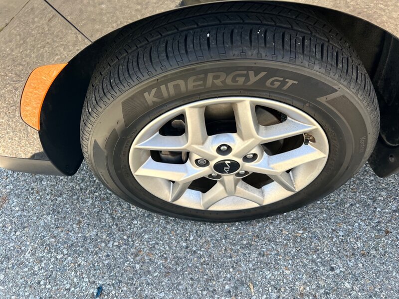 2023 Kia Soul S - Photo 23