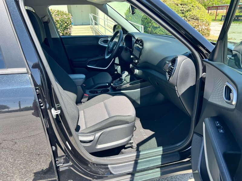2023 Kia Soul S - Photo 20