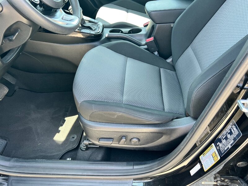 2023 Kia Soul S - Photo 16