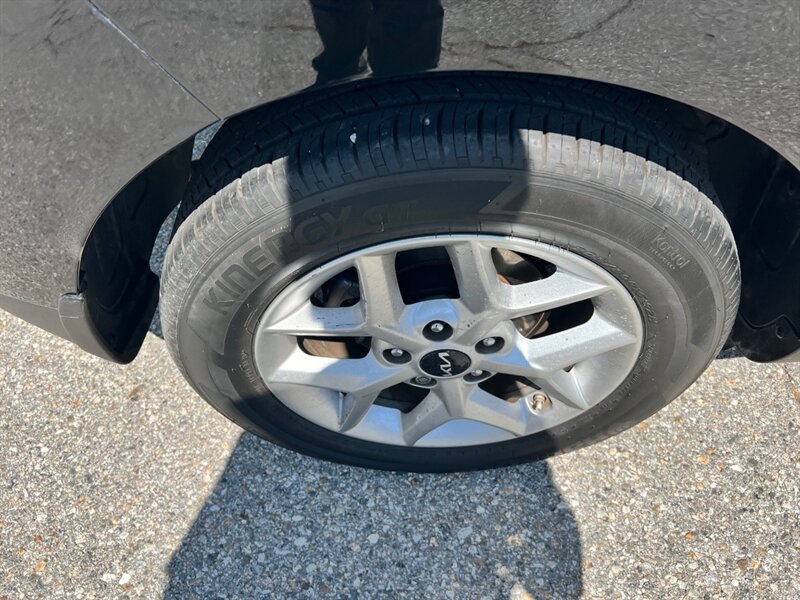 2023 Kia Soul S - Photo 26