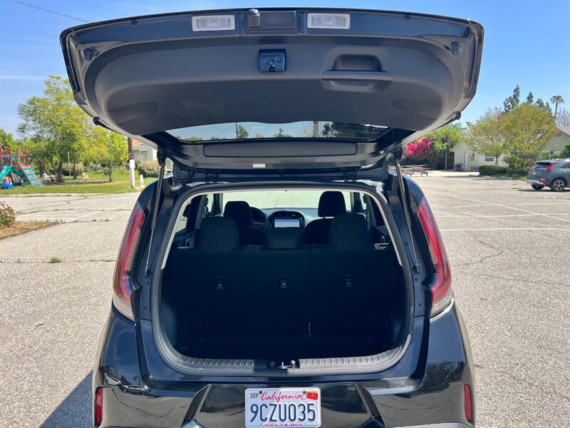 2023 Kia Soul S - Photo 22