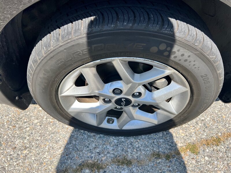 2023 Kia Soul S - Photo 25