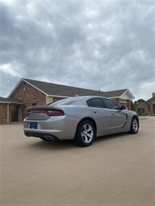 2017 Dodge Charger SXT   - Photo 4 - Perryton, TX 79070