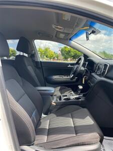 2017 Kia Sportage LX - Photo 8 - Perryton, TX 79070