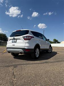 2017 Ford Escape SE - Photo 4 - Perryton, TX 79070