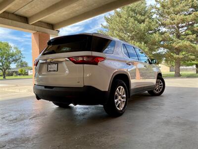 2018 Chevrolet Traverse LT Cloth   - Photo 3 - Perryton, TX 79070