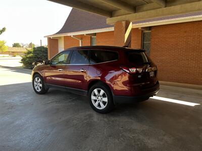 2016 Chevrolet Traverse LT   - Photo 2 - Perryton, TX 79070