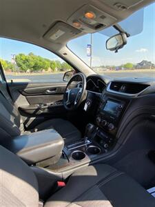 2016 Chevrolet Traverse LT - Photo 7 - Perryton, TX 79070