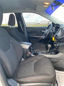 2019 Jeep Cherokee Latitude - Photo 8 - Perryton, TX 79070