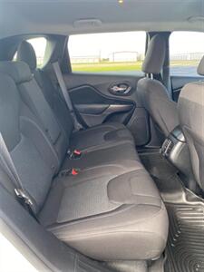 2019 Jeep Cherokee Latitude - Photo 10 - Perryton, TX 79070