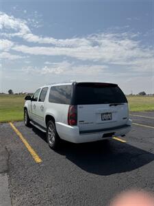 2010 GMC Yukon XL Denali - Photo 4 - Perryton, TX 79070