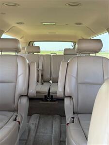 2010 GMC Yukon XL Denali - Photo 8 - Perryton, TX 79070