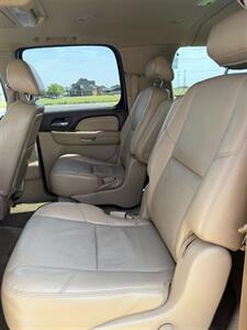 2010 GMC Yukon XL Denali - Photo 10 - Perryton, TX 79070