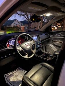 2023 GMC Acadia AT4   - Photo 5 - Perryton, TX 79070