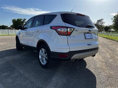 2017 Ford Escape SE   - Photo 2 - Perryton, TX 79070