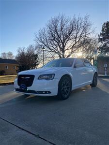 2018 Chrysler 300 Series S   - Photo 1 - Perryton, TX 79070
