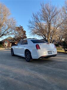 2018 Chrysler 300 Series S   - Photo 3 - Perryton, TX 79070