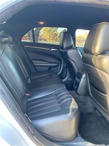 2018 Chrysler 300 Series S   - Photo 6 - Perryton, TX 79070