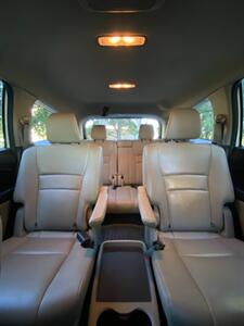 2019 Honda Pilot Touring w/Rear Captain's Chairs   - Photo 7 - Perryton, TX 79070