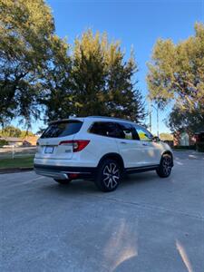 2019 Honda Pilot Touring w/Rear Captain's Chairs   - Photo 4 - Perryton, TX 79070