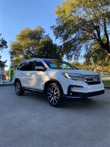 2019 Honda Pilot Touring w/Rear Captain's Chairs   - Photo 2 - Perryton, TX 79070