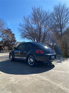 2012 Volkswagen Beetle-Classic 2.5L - Photo 3 - Perryton, TX 79070