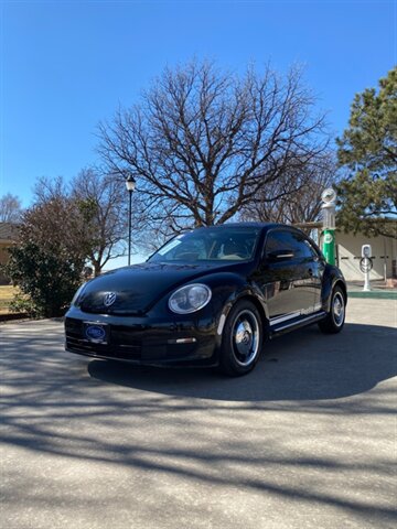 2012 Volkswagen Beetle-Classic 2.5L   - Photo 1 - Perryton, TX 79070