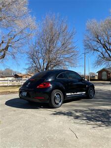 2012 Volkswagen Beetle-Classic 2.5L - Photo 4 - Perryton, TX 79070