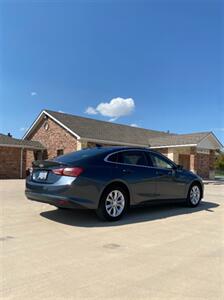 2019 Chevrolet Malibu LT   - Photo 4 - Perryton, TX 79070