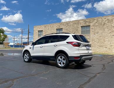 2017 Ford Escape SE   - Photo 3 - Perryton, TX 79070