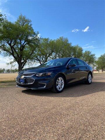 2018 Chevrolet Malibu LT   - Photo 1 - Perryton, TX 79070