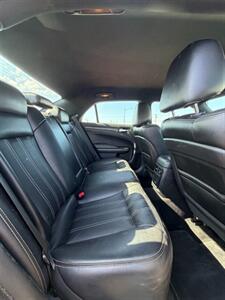 2019 Chrysler 300 Series S - Photo 5 - Perryton, TX 79070
