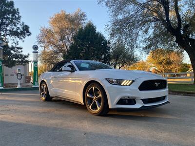 2015 Ford Mustang V6   - Photo 2 - Perryton, TX 79070