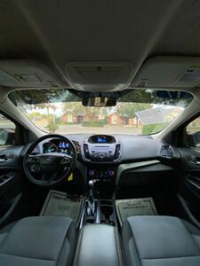 2017 Ford Escape SE   - Photo 5 - Perryton, TX 79070