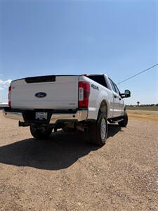 2017 Ford F-250 Super Duty XL   - Photo 3 - Perryton, TX 79070