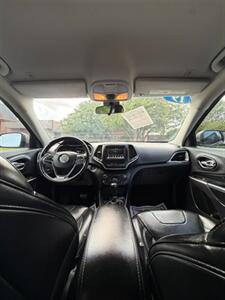 2019 Jeep Cherokee Latitude Plus - Photo 5 - Perryton, TX 79070