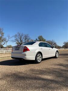 2011 Ford Fusion SE   - Photo 4 - Perryton, TX 79070