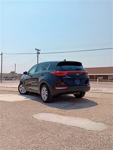 2017 Kia Sportage LX - Photo 4 - Perryton, TX 79070