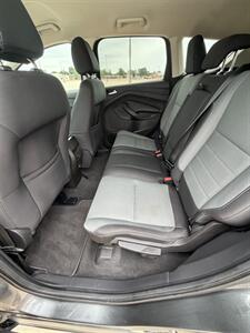 2016 Ford Escape SE   - Photo 6 - Perryton, TX 79070