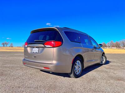 2017 Chrysler Pacifica LX   - Photo 3 - Perryton, TX 79070