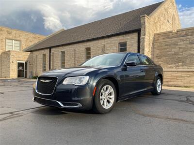 2015 Chrysler 300 Series Limited   - Photo 1 - Perryton, TX 79070