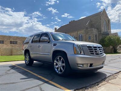 2011 Cadillac Escalade Premium   - Photo 2 - Perryton, TX 79070