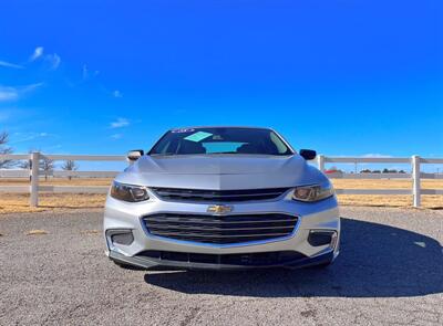 2018 Chevrolet Malibu LT   - Photo 2 - Perryton, TX 79070