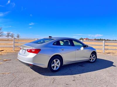 2018 Chevrolet Malibu LT   - Photo 3 - Perryton, TX 79070